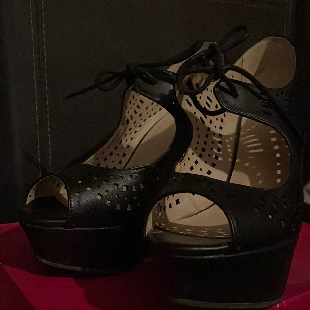 Charlotte Russe black wedges size 8